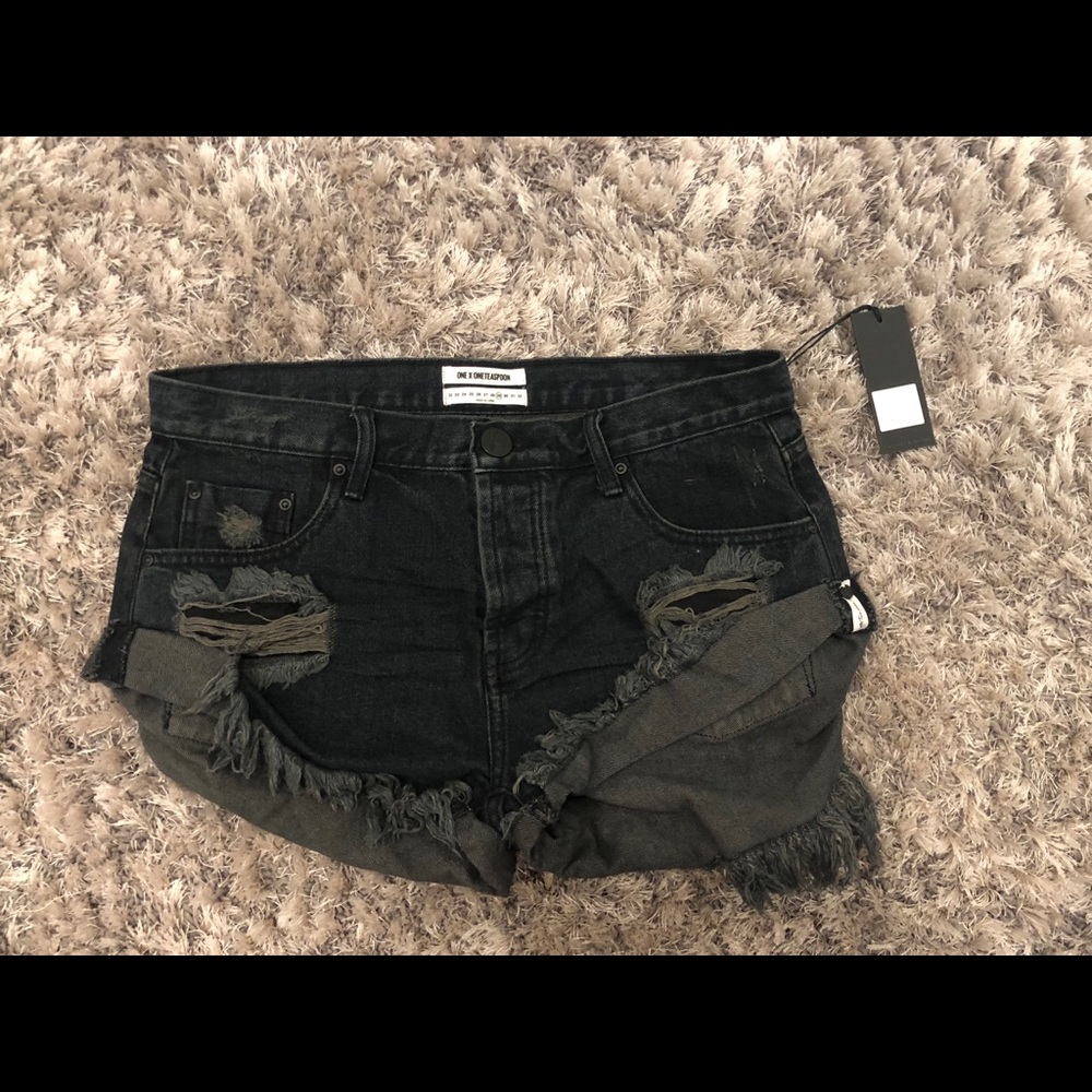 One teaspoon size 29 black shorts